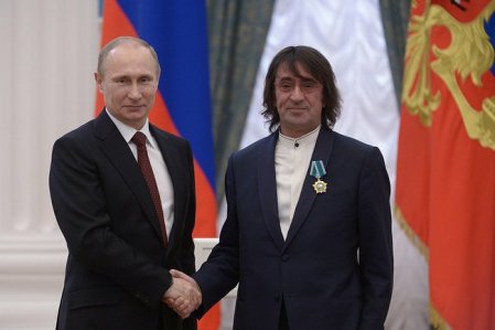 Vladimir_Putin_and_Yuri_Bashmet_24_March_2014